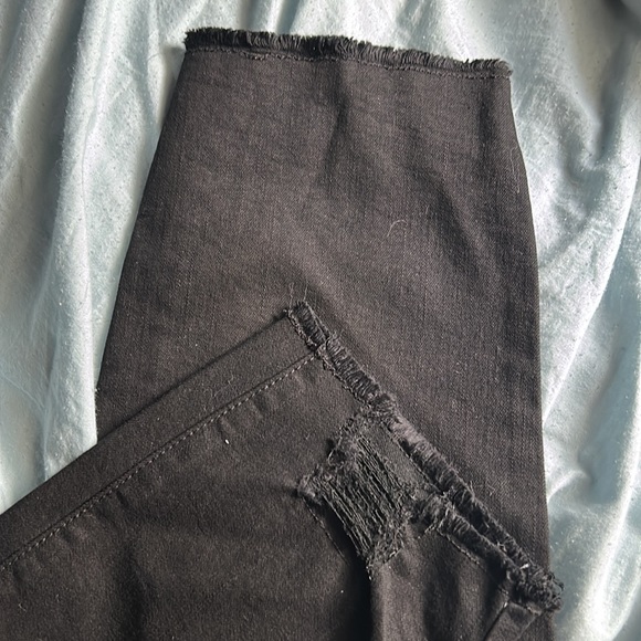 Brand NEW! Never worn. High rise, curvy, skinny ankle, black jeans. - Picture 4 of 4